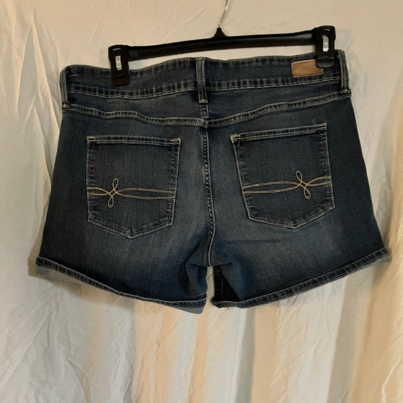 Denizen from Levi Ladies Denim Jean Shorts-14 W32 - Picture 2 of 6